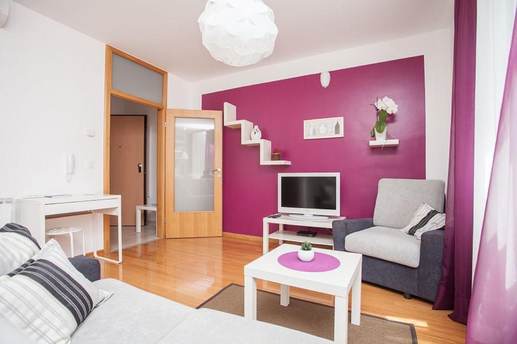 Kuvi Apartments ロヴィニ 部屋 写真