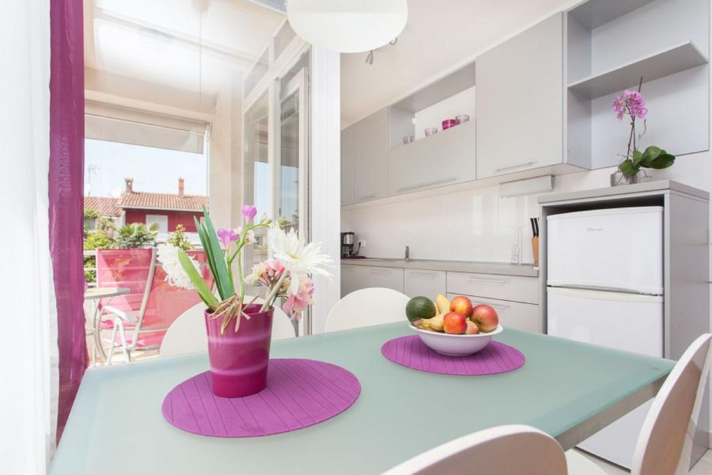 Kuvi Apartments ロヴィニ 部屋 写真