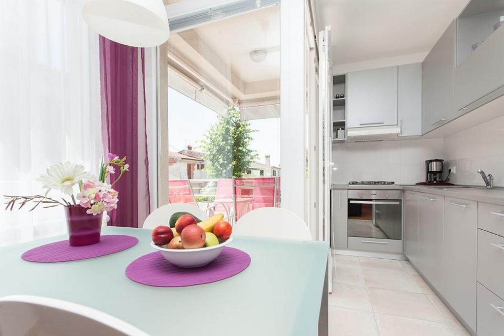 Kuvi Apartments ロヴィニ 部屋 写真