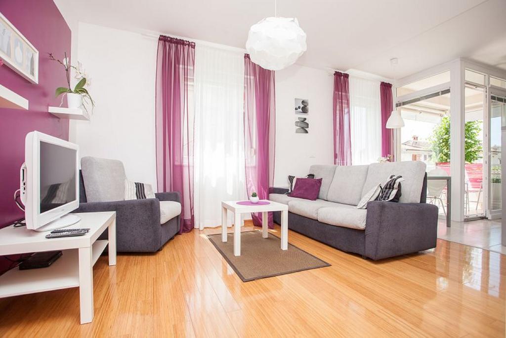 Kuvi Apartments ロヴィニ 部屋 写真