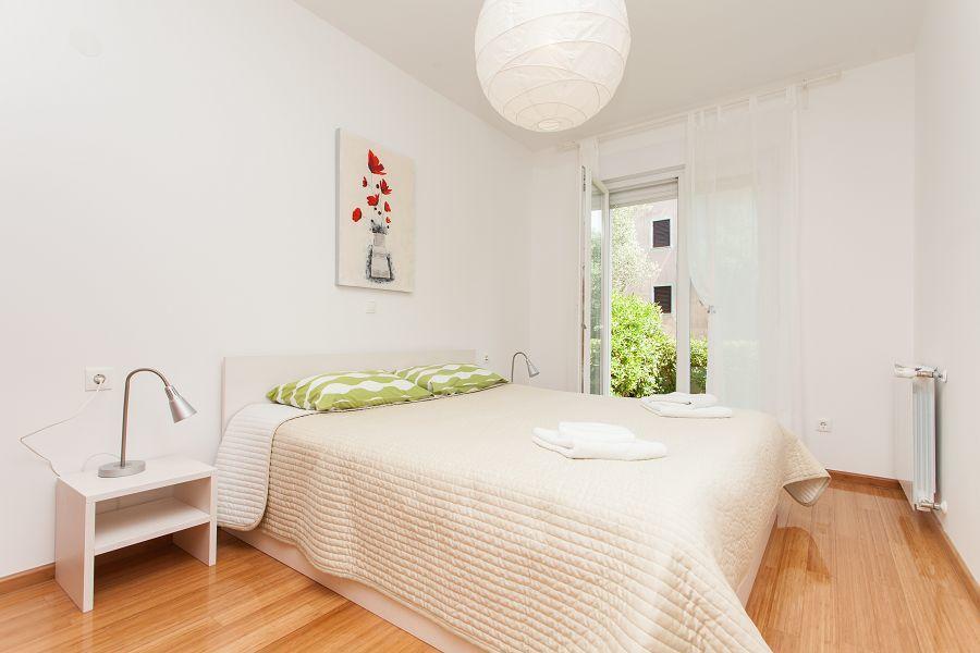 Kuvi Apartments ロヴィニ エクステリア 写真