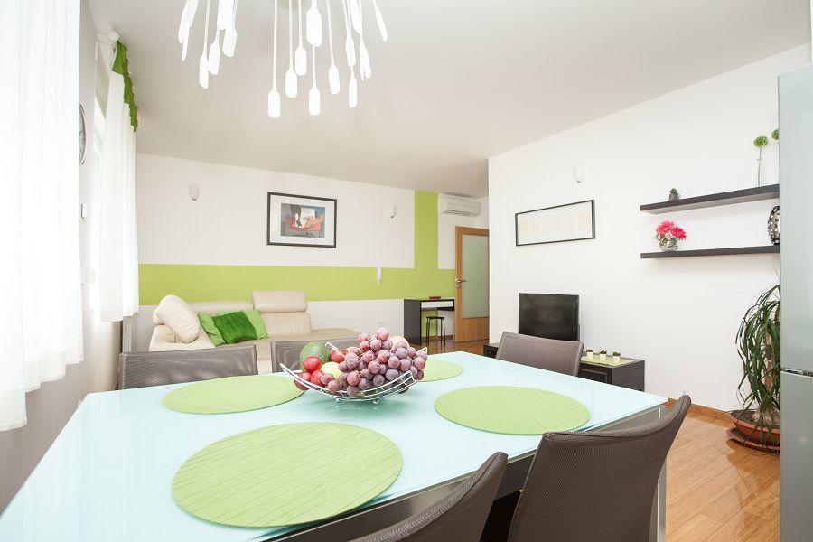 Kuvi Apartments ロヴィニ エクステリア 写真